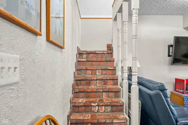 $469,900 | 6517 Snug Harbor, Unionville, IN 47468