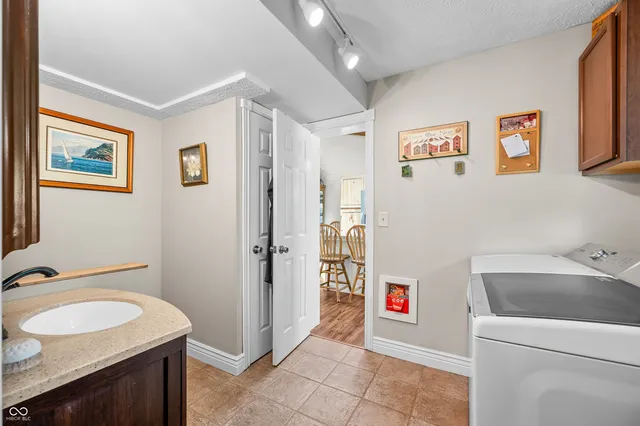 $469,900 | 6517 Snug Harbor, Unionville, IN 47468