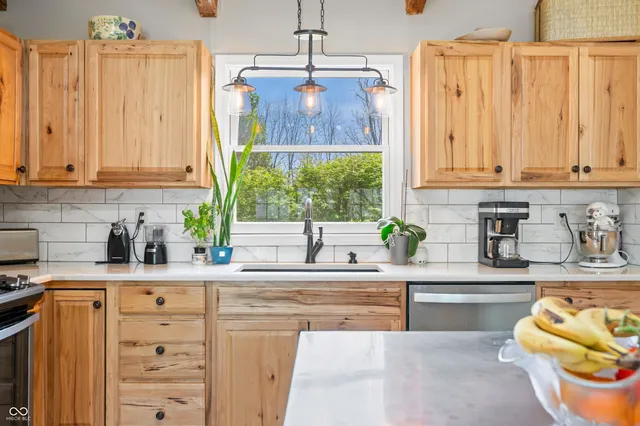 $469,900 | 6517 Snug Harbor, Unionville, IN 47468