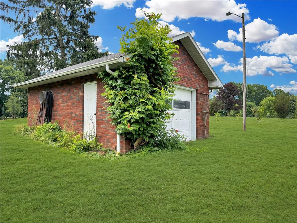 4380 Hillsville Road Pulaski, PA 16143 - Photo 11 of 33 Gallery Image 11