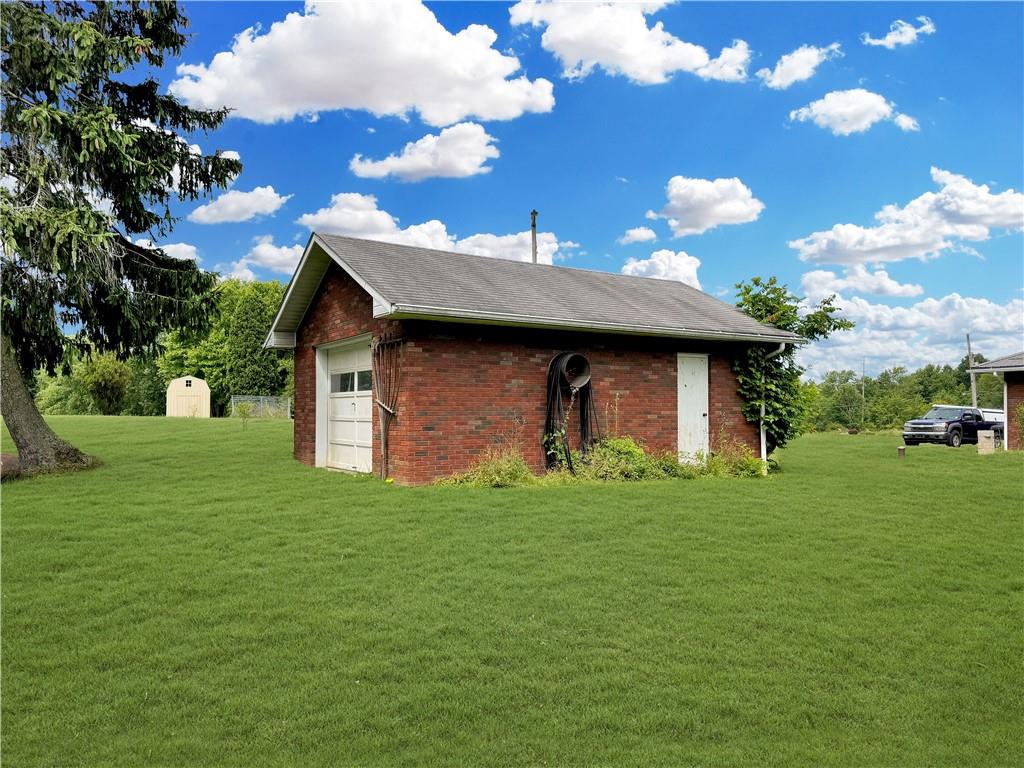 4380 Hillsville Road Pulaski, PA 16143 - Photo 12 of 33 Gallery Image 12