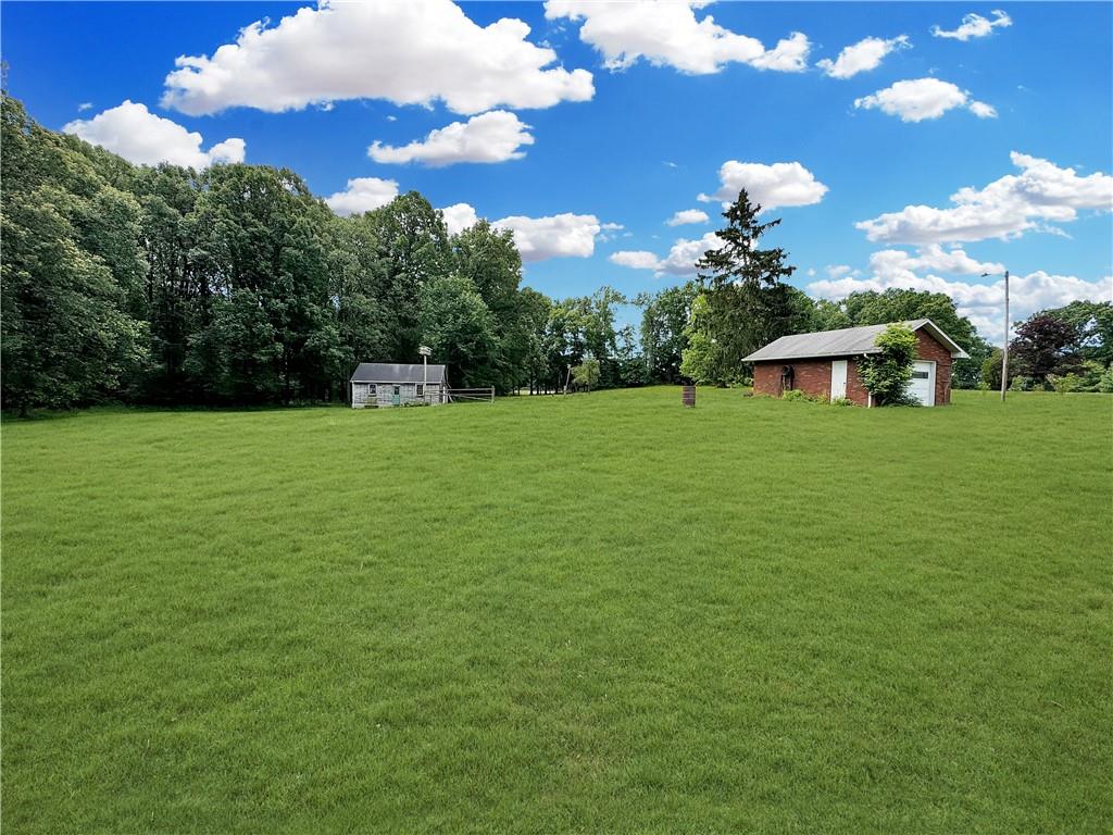 4380 Hillsville Road Pulaski, PA 16143 - Photo 9 of 33 Gallery Image 9