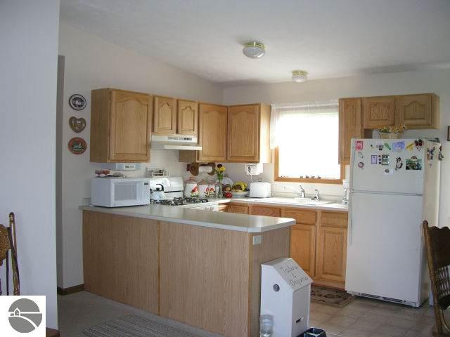 2769 Lake Ann Road Interlochen, MI 49643 - Photo 7 of 11 1716028-6.JPG