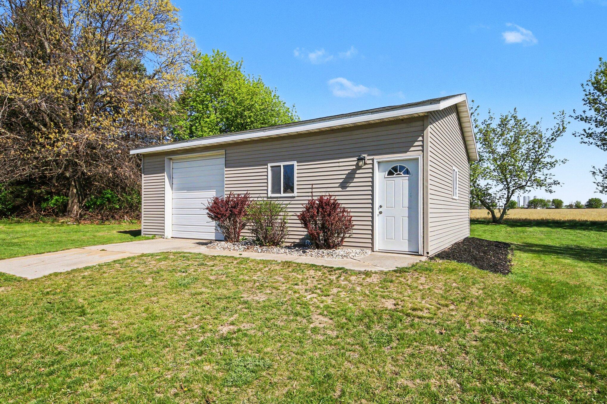 7864 County Farm Road Greenville, MI 48838 - Photo 31 of 32 036_file_7802