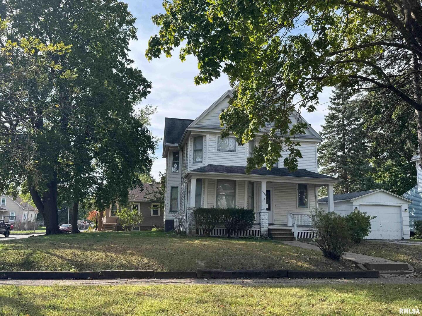 1520 28th Avenue Moline, IL 61265 - Photo 2 of 17