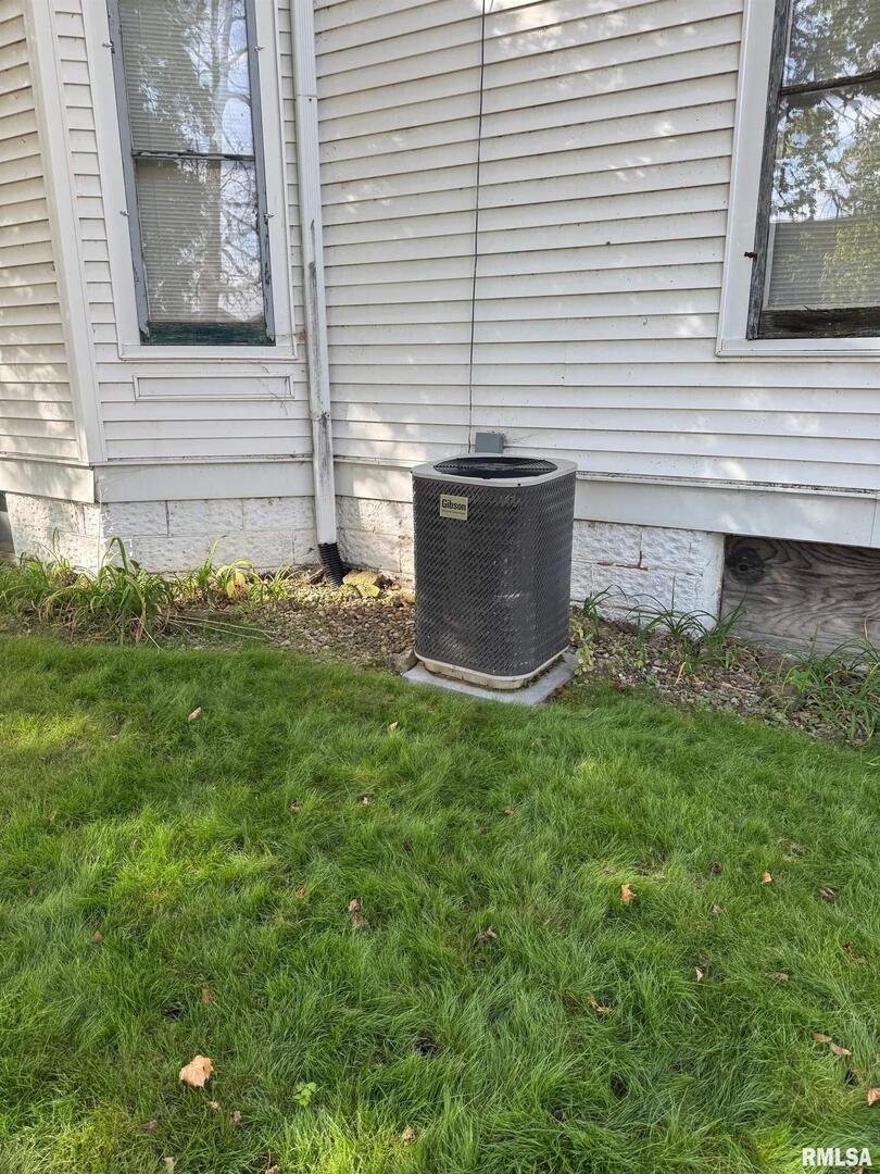 1520 28th Avenue Moline, IL 61265 - Photo 5 of 17
