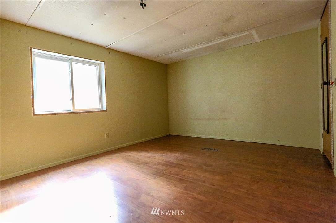 14710 Roy Road Southeast Olalla, WA 98359 - Photo 14 of 25 Gallery Image 14