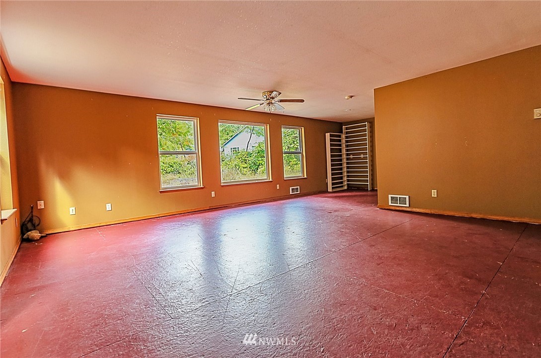14710 Roy Road Southeast Olalla, WA 98359 - Photo 8 of 25 Gallery Image 8