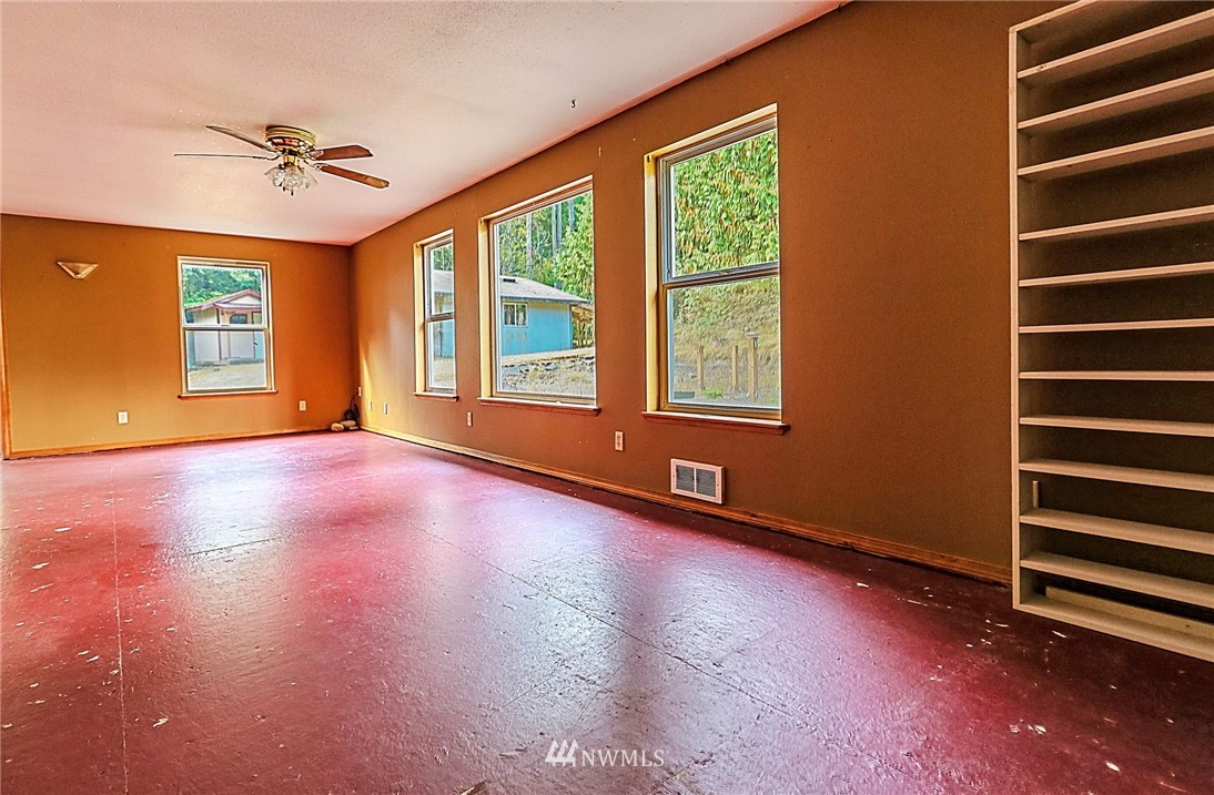 14710 Roy Road Southeast Olalla, WA 98359 - Photo 10 of 25 Gallery Image 10