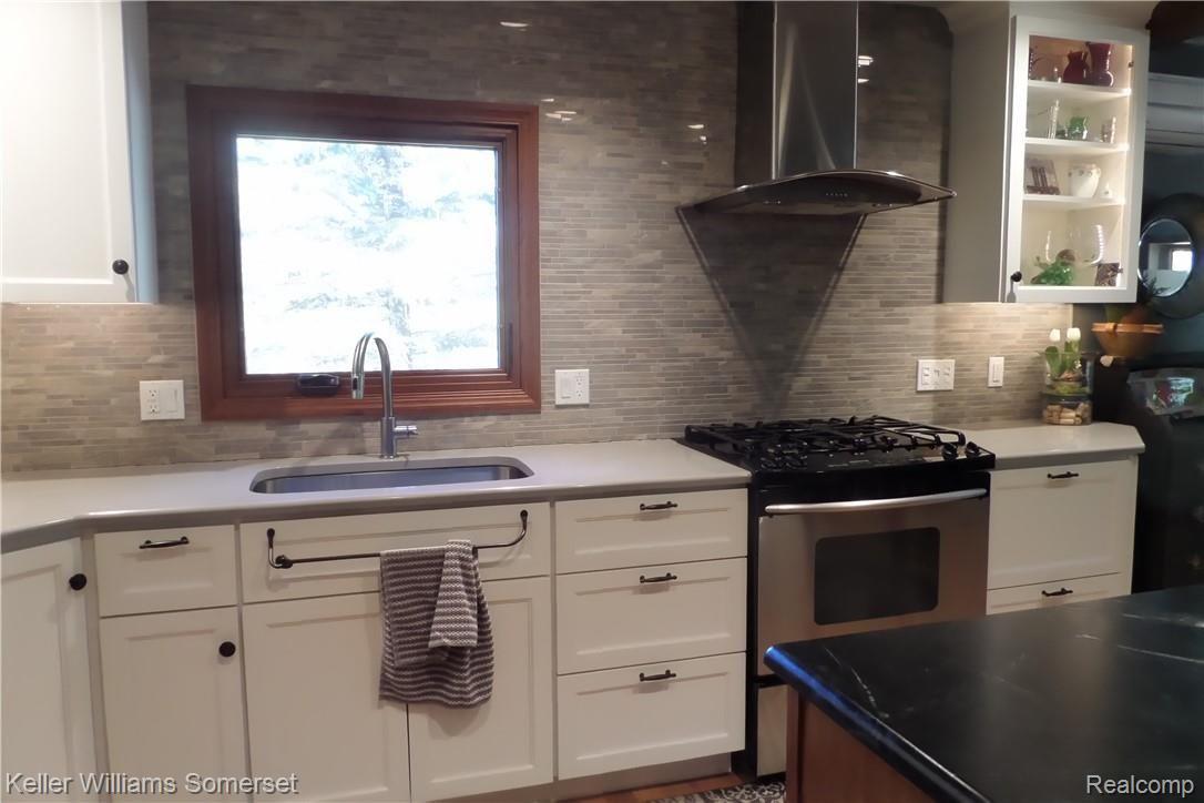200 Gilmour Road Leonard, MI 48367 - Photo 9 of 32 SAM_0880.JPG