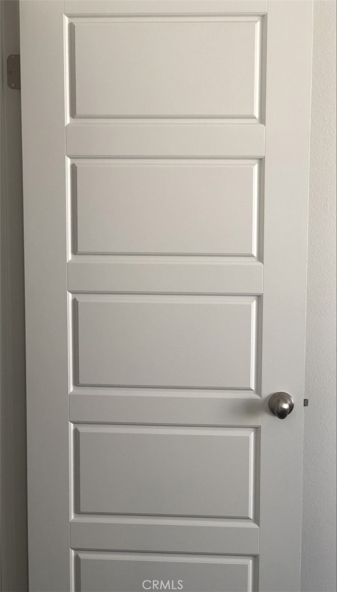 39538 Verbena Way Temecula, CA 92591 - Photo 28 of 38 a close view of washer and dryer