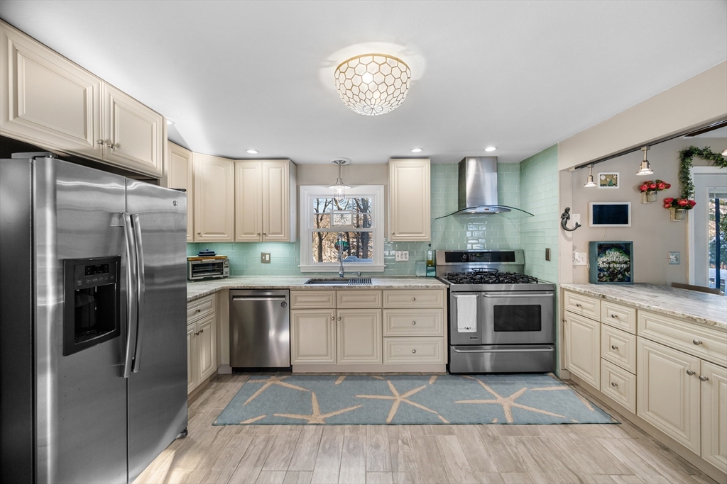 50 Mountwood Road Swampscott, MA 01907 - Photo 8 of 40