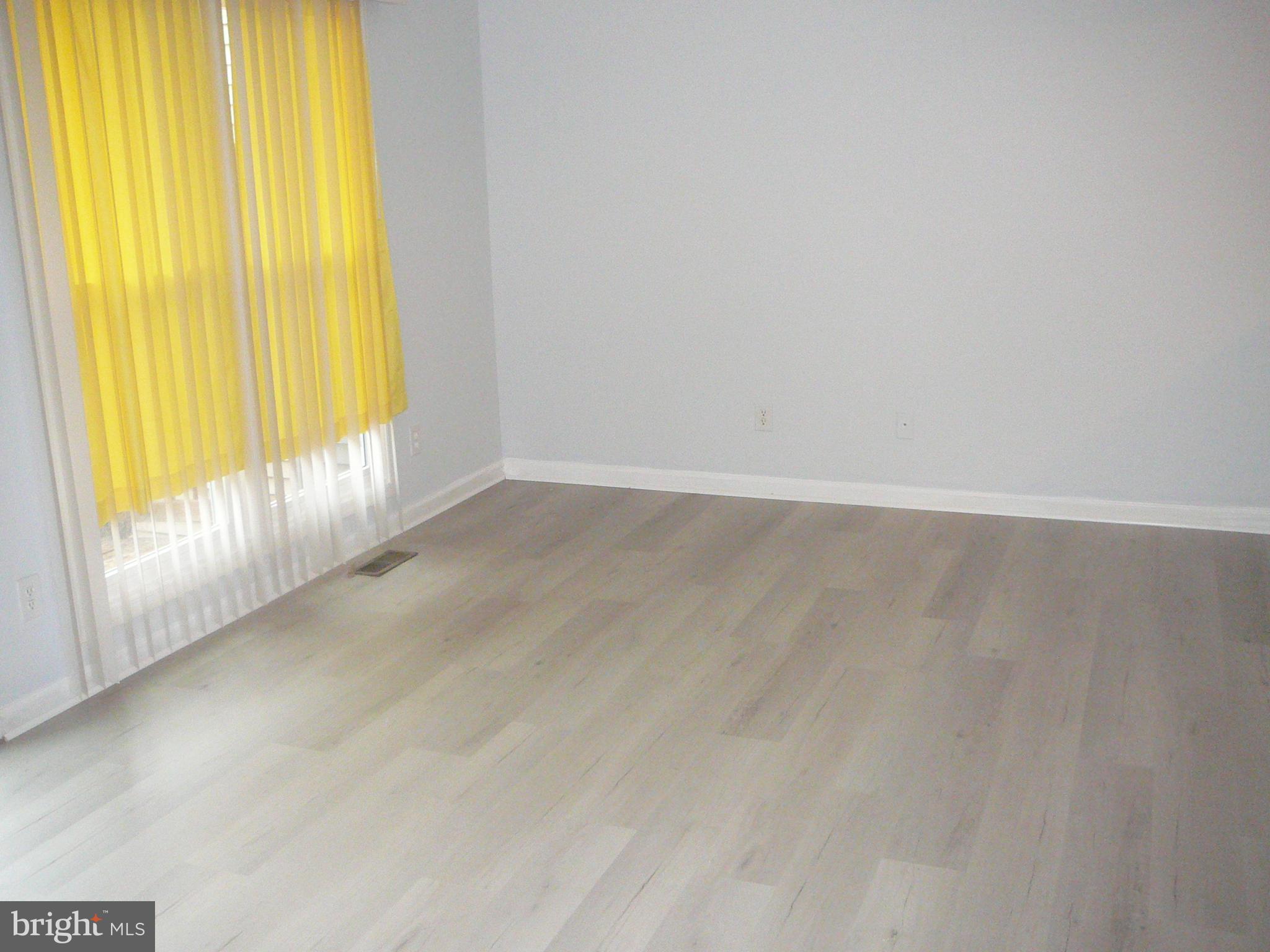 302 Harrogate Road Fredericksburg, VA 22406 - Photo 8 of 32 Luxury Vinyl Plank!