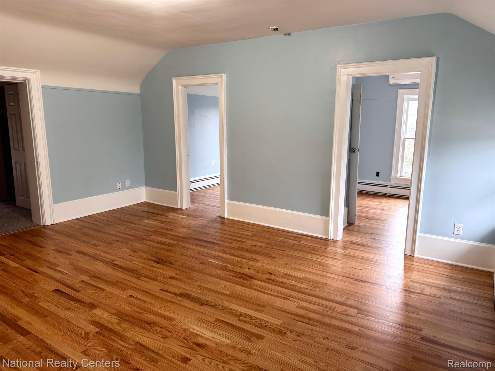 3920 East Commerce Road Commerce Township, MI 48382 - Photo 23 of 36 2 walk-in closets