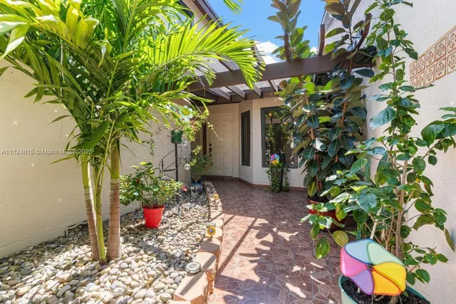 $637,777 | 10091 Southwest 137th Place, Miami, FL 33186