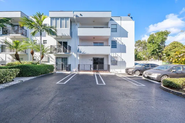 $295,000 | 2465 Southwest 18th Avenue, Unit 3106, Miami, FL 33133