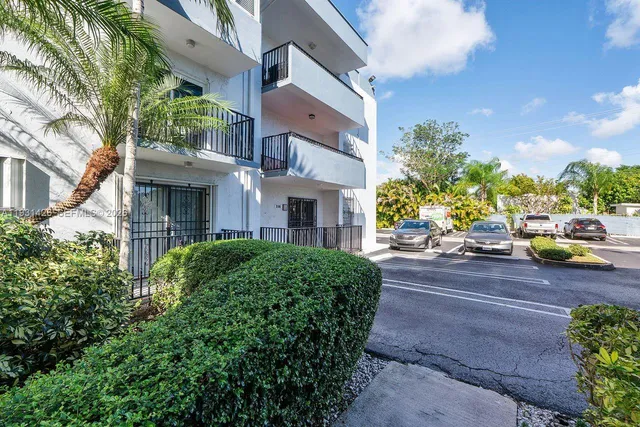 $295,000 | 2465 Southwest 18th Avenue, Unit 3106, Miami, FL 33133
