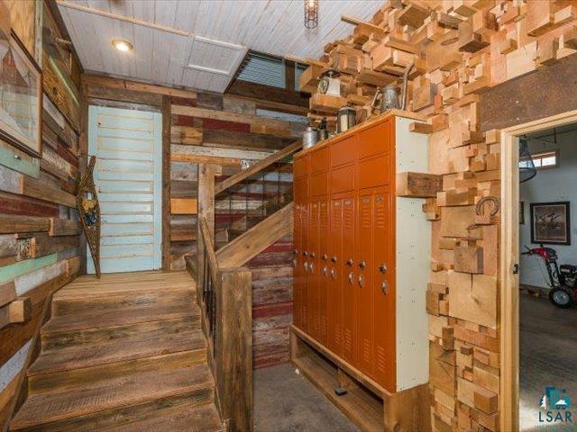 5508 Nordling Road Duluth, MN 55804 - Photo 32 of 58 View of staircase