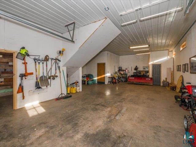 5508 Nordling Road Duluth, MN 55804 - Photo 33 of 58 View of garage