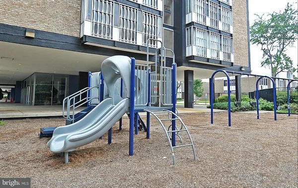 $235,000 | 1340 4th Street Southwest, Unit T1340, Washington, DC 20024