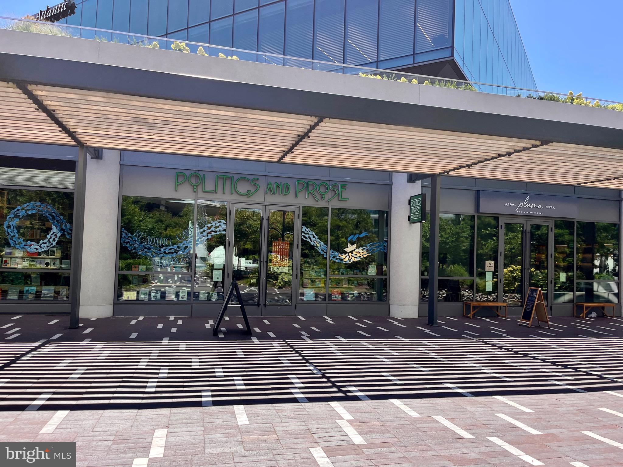 1340 4th Street Southwest, Unit T1340 Washington, DC 20024 - Photo 29 of 40 a view of a lobby with a balcony