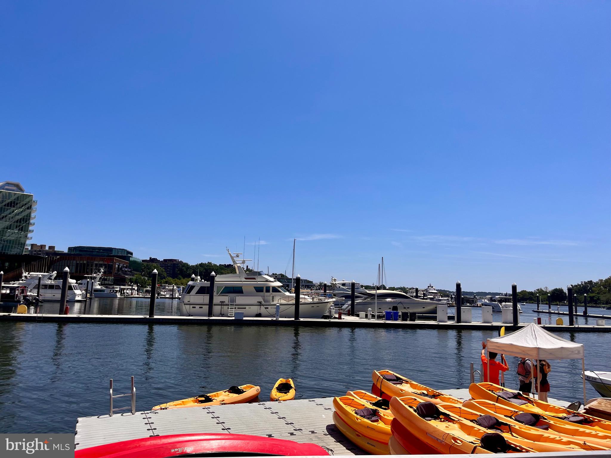 1340 4th Street Southwest, Unit T1340 Washington, DC 20024 - Photo 31 of 40 a view of a lake
