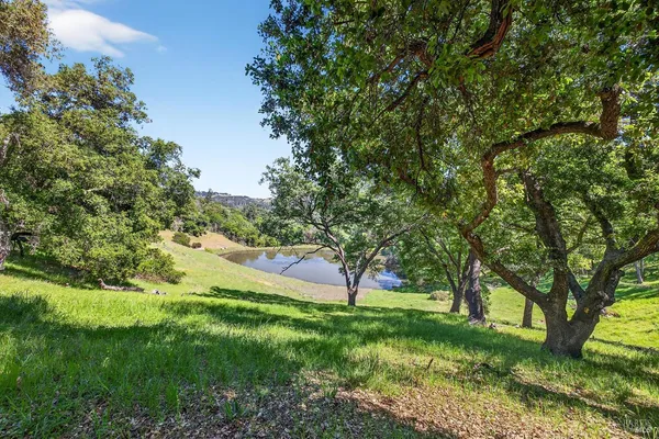 $3,379,000 | 8373 Singing Hills Trail, Healdsburg, CA 95448