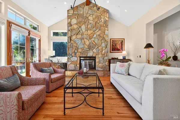 $3,379,000 | 8373 Singing Hills Trail, Healdsburg, CA 95448