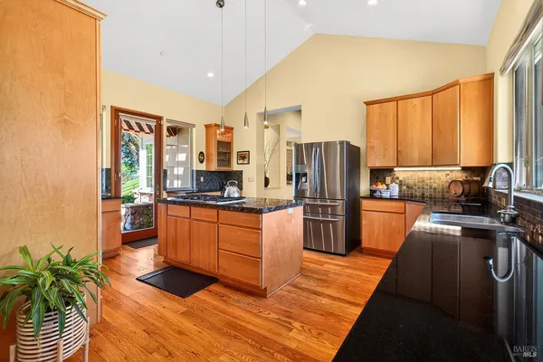 $3,379,000 | 8373 Singing Hills Trail, Healdsburg, CA 95448