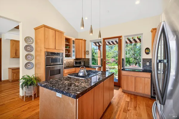 $3,379,000 | 8373 Singing Hills Trail, Healdsburg, CA 95448