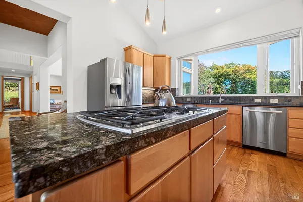 $3,379,000 | 8373 Singing Hills Trail, Healdsburg, CA 95448