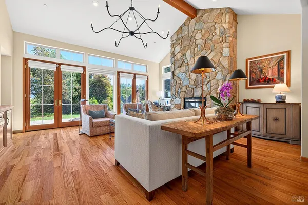 $3,379,000 | 8373 Singing Hills Trail, Healdsburg, CA 95448