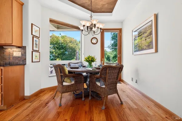 $3,379,000 | 8373 Singing Hills Trail, Healdsburg, CA 95448