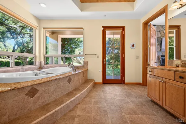 $3,379,000 | 8373 Singing Hills Trail, Healdsburg, CA 95448