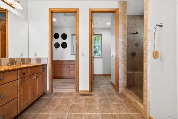 $3,379,000 | 8373 Singing Hills Trail, Healdsburg, CA 95448