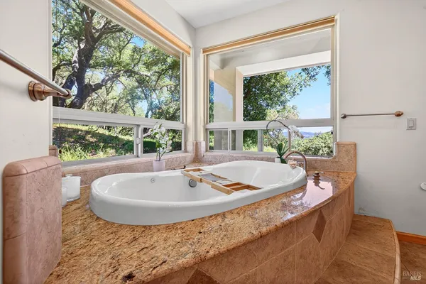 $3,379,000 | 8373 Singing Hills Trail, Healdsburg, CA 95448