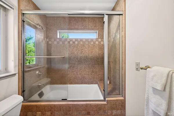 $3,379,000 | 8373 Singing Hills Trail, Healdsburg, CA 95448