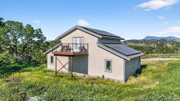 $3,379,000 | 8373 Singing Hills Trail, Healdsburg, CA 95448