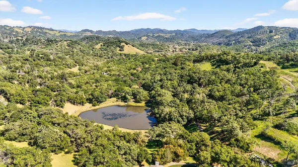 $3,379,000 | 8373 Singing Hills Trail, Healdsburg, CA 95448