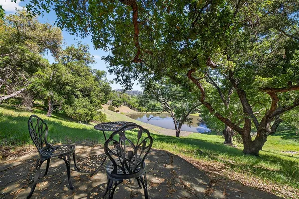 $3,379,000 | 8373 Singing Hills Trail, Healdsburg, CA 95448