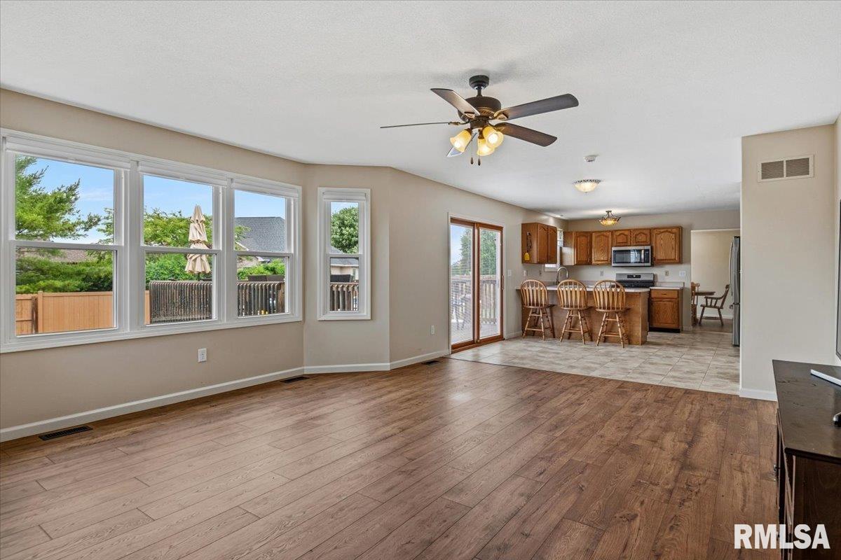 405 Eagle Ridge Drive Chatham, IL 62629 - Photo 18 of 54