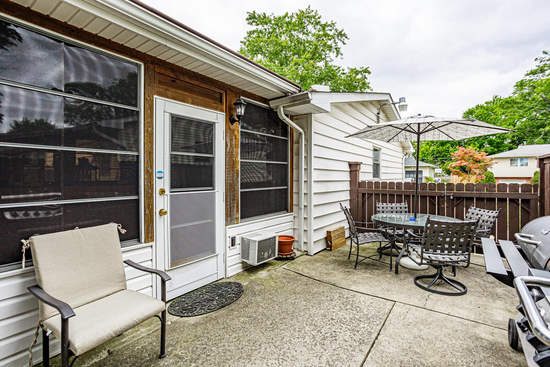 6330 Faircrest Road Columbus, OH 43229 - Photo 49 of 52 6330 Faircrest Rd 012