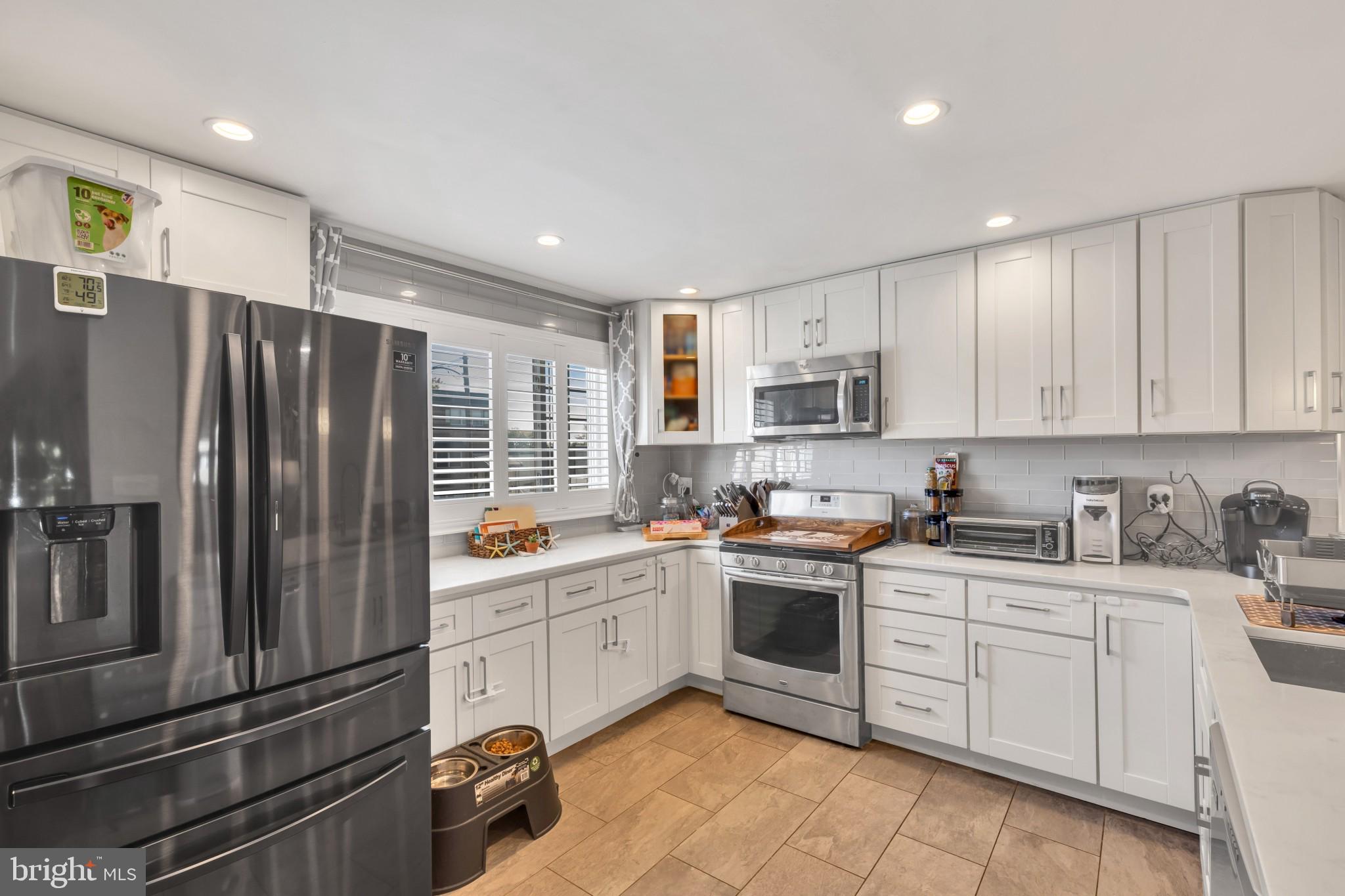 12124 Aster Road Philadelphia, PA 19154 - Photo 4 of 30