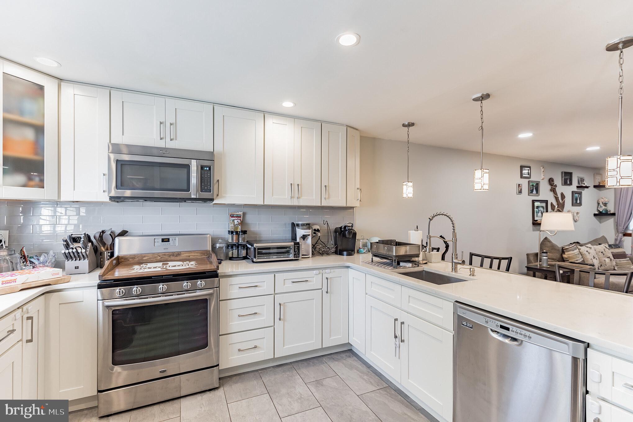 12124 Aster Road Philadelphia, PA 19154 - Photo 5 of 30