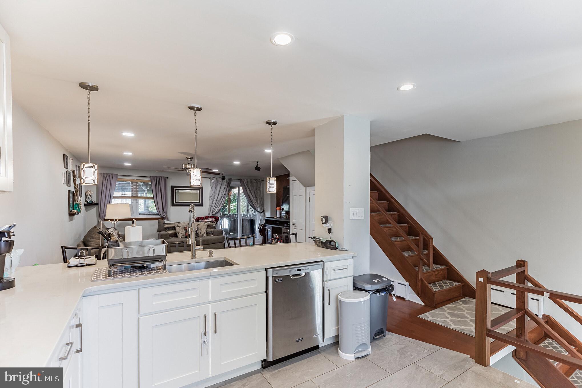 12124 Aster Road Philadelphia, PA 19154 - Photo 8 of 30