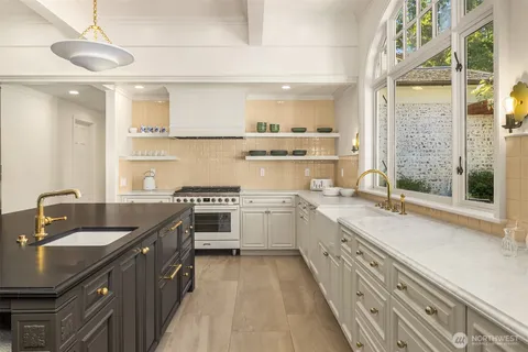 $8,500,000 | 72 Olympic Drive, Shoreline, WA 98177