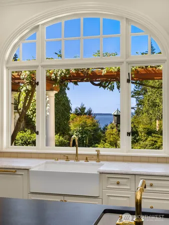 $8,500,000 | 72 Olympic Drive, Shoreline, WA 98177