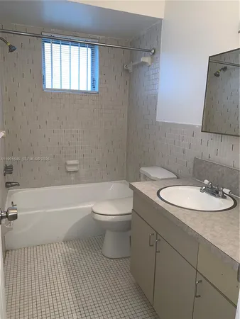 $1,550 | 2612 Johnson Street, Unit 4, Hollywood, FL 33020