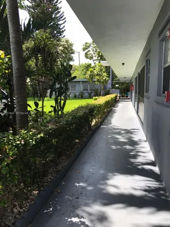 $1,550 | 2612 Johnson Street, Unit 4, Hollywood, FL 33020