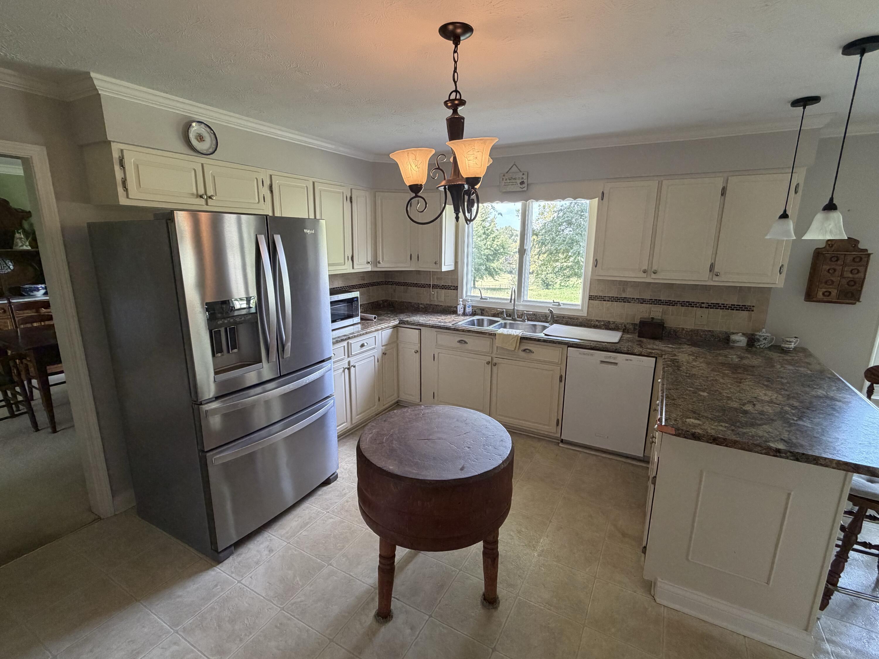 945 Krebs Station Road Paducah, KY 42003 - Photo 13 of 46 KITCHEN B